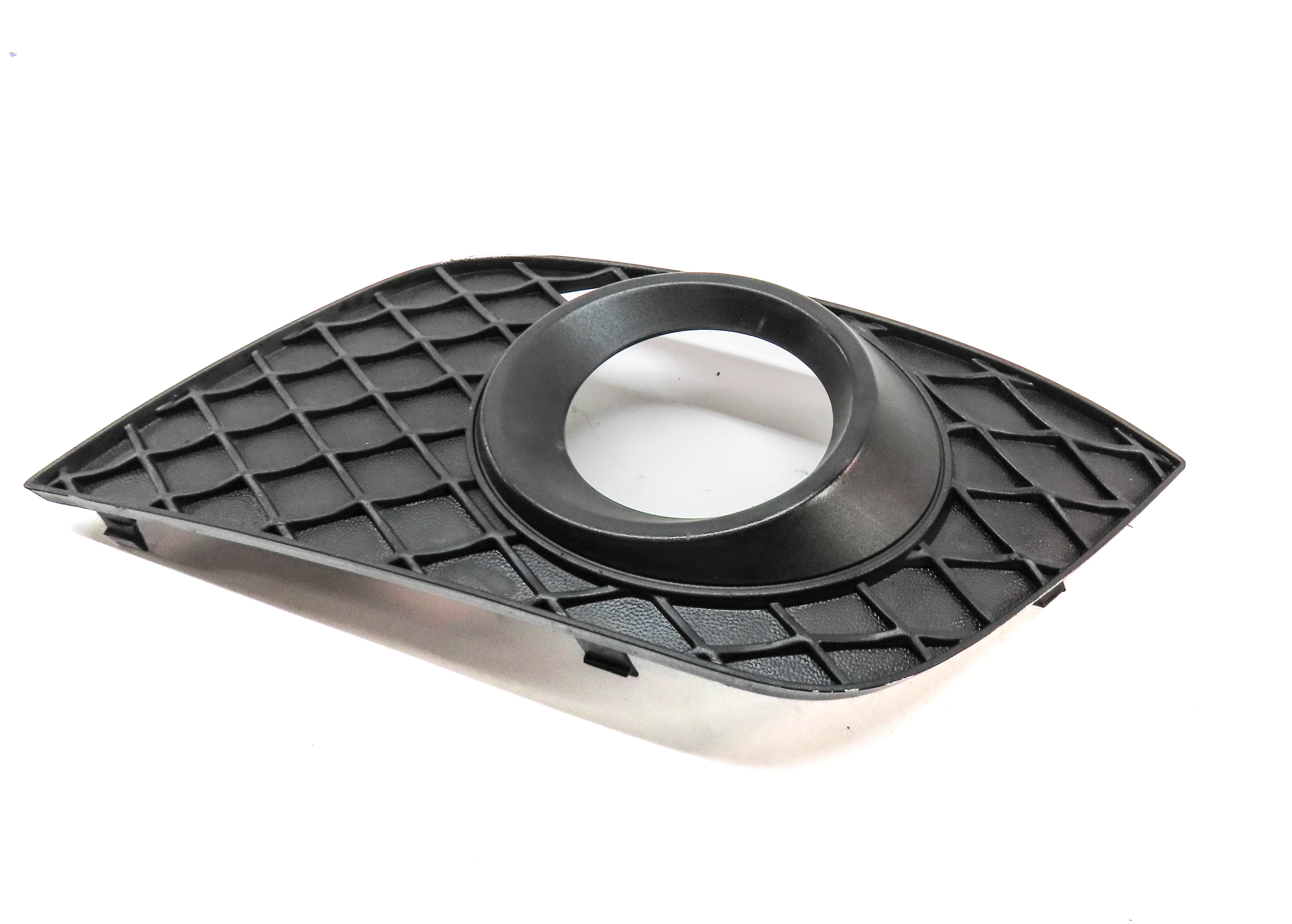 2009 MERCEDES ML320 (W164) FRONT LEFT DRIVER LOWER FOG LIGHT LAMP TRIM GRILLE — exact item pictured